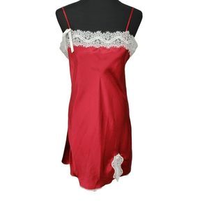 Cabernet Sleepwear‎ Women's Nightie Red Lace Satin Slip Gown Size Medium M